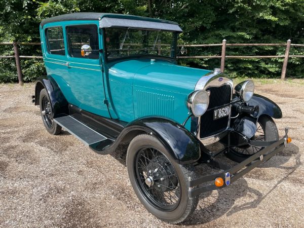 Ford A 3,3 Tudor Deluxe